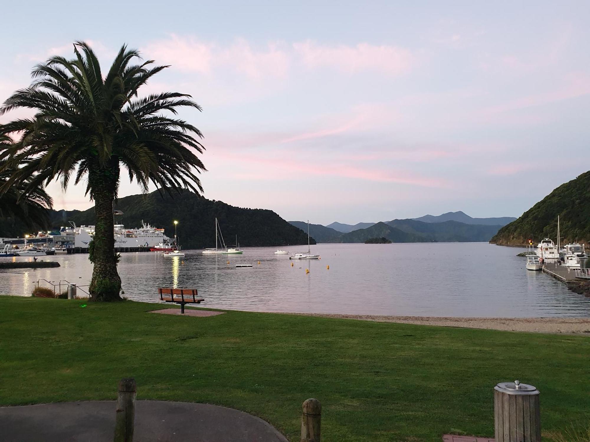Enchanted Escape Picton Ngoại thất bức ảnh